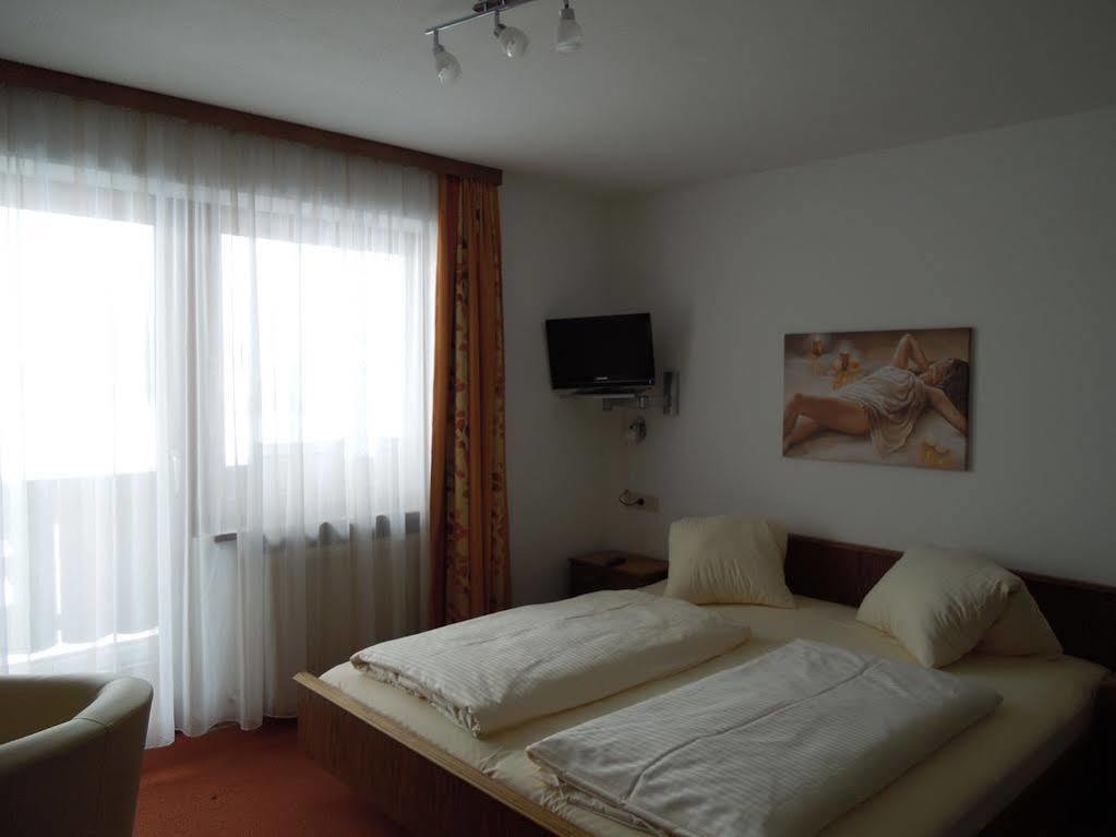 Bed and Breakfast Haus Bergkranz Лермос Экстерьер фото